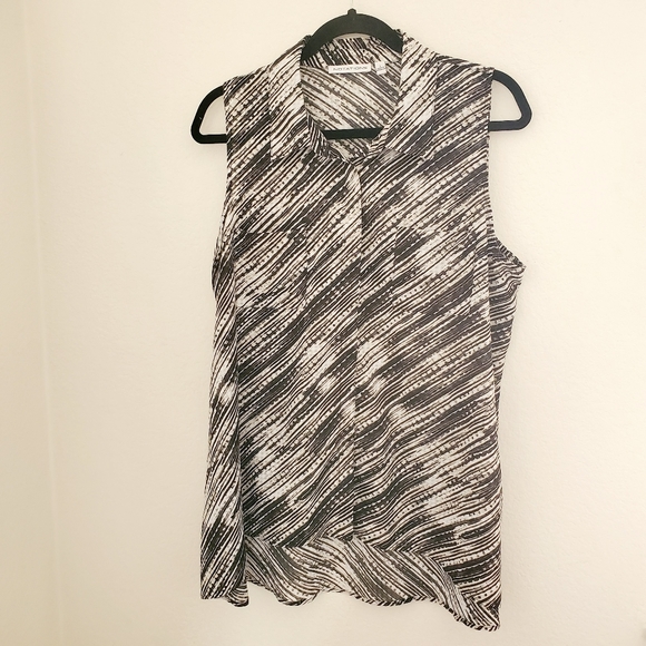 Notations Tops - NOTATIONS Sleeveless graphic pockets hi-loLg.